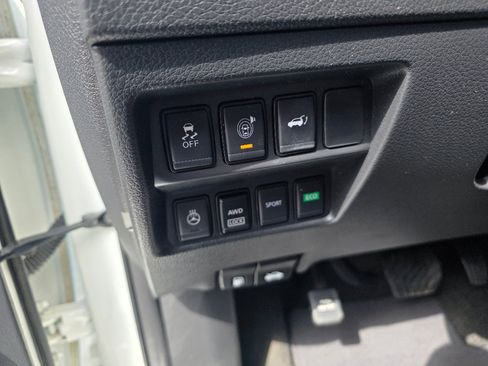 Used 2017 Nissan Rogue SL w/ SL Premium Package image 19