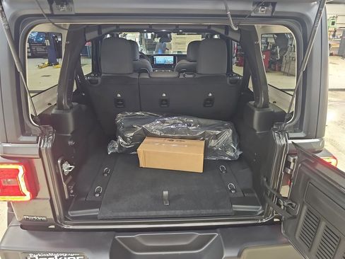 New 2026 Jeep Wrangler Unlimited Rubicon image 22