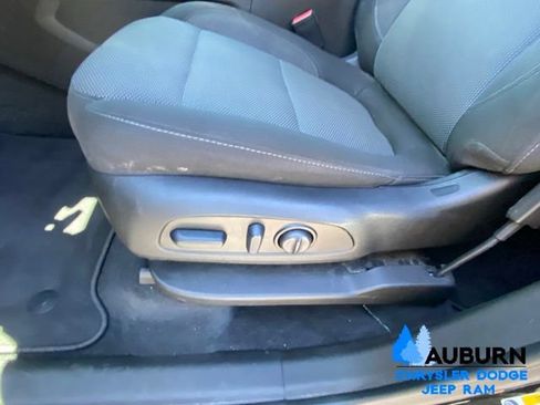 Used 2023 Chevrolet Traverse LT FWD image 37