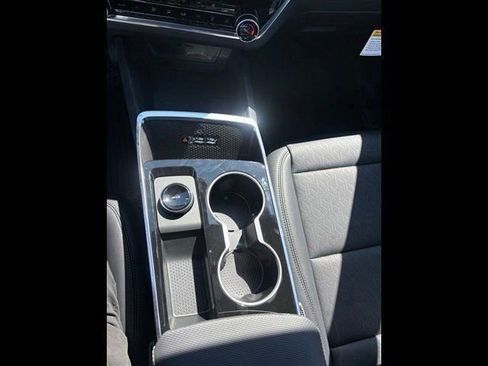 New 2026 Chevrolet Equinox LT w/ Convenience Package II image 8