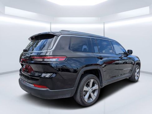 Used 2021 Jeep Grand Cherokee L Limited w/ Luxury Tech Group II image 3