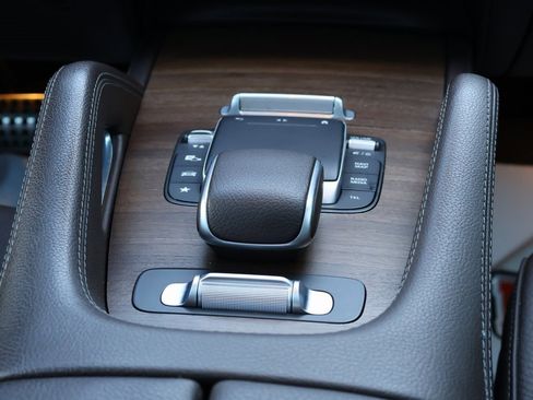 Used 2022 Mercedes-Benz GLS 450 4MATIC image 30