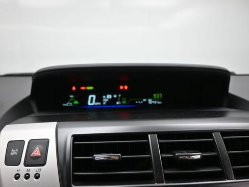 Used 2014 Toyota Prius V Five image 12