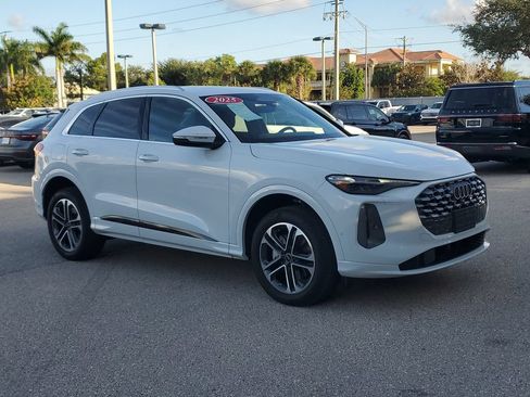 Certified 2025 Audi Q5 Premium Plus w/ Premium Plus AWD/4WD image 2