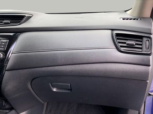 Used 2020 Nissan Rogue SV FWD image 18