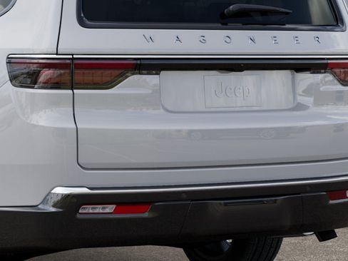 New 2025 Jeep Wagoneer L Series III w/ Premium Group I image 39