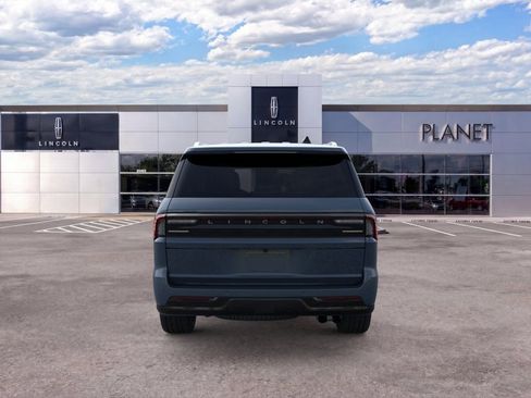 New 2026 Lincoln Navigator Premiere AWD/4WD image 5