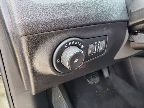 Used 2019 Jeep Compass Limited image 22