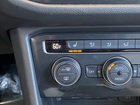 Used 2019 Volkswagen Tiguan SEL AWD/4WD image 14