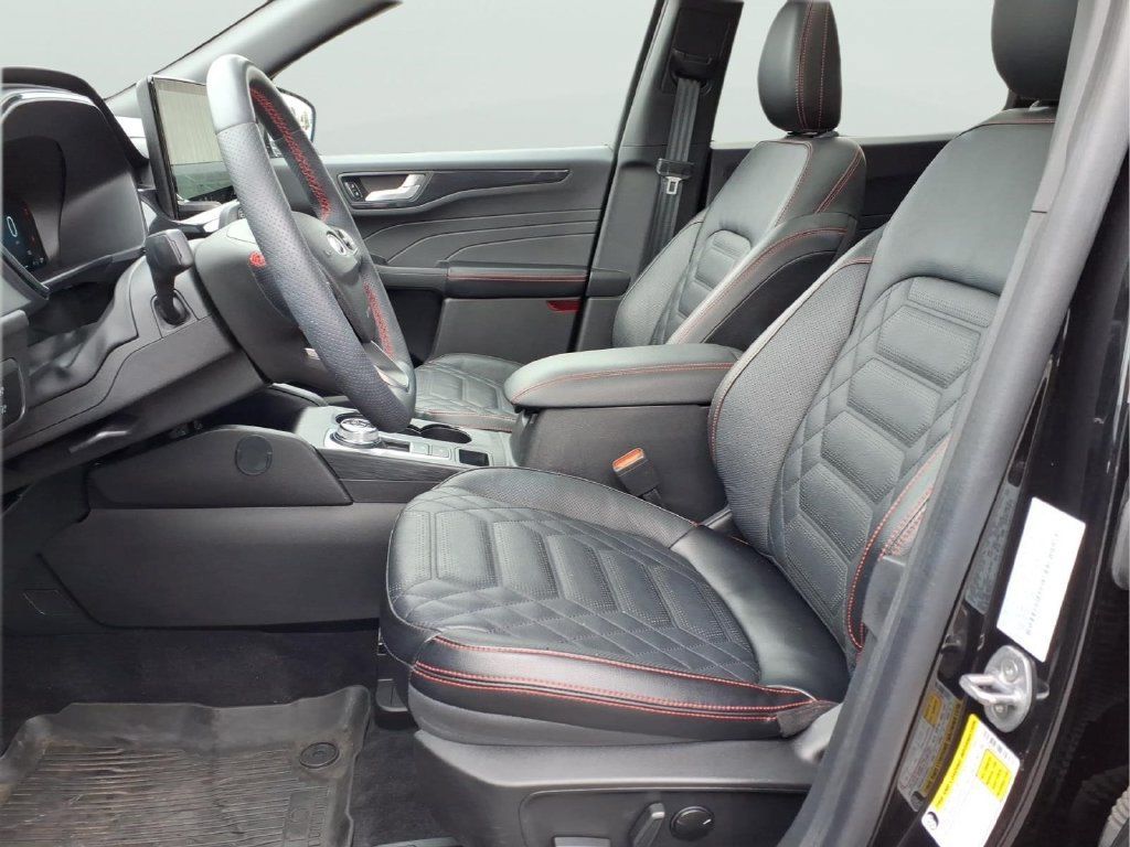 Used 2023 Ford Escape ST-Line Elite w/ Premium Technology Package AWD/4WD image 14