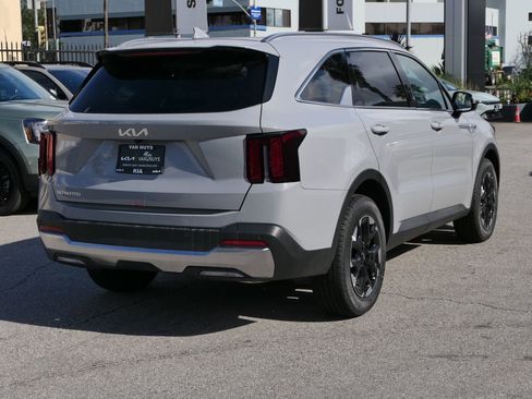 New 2025 Kia Sorento S w/ Panoramic Sunroof Package image 2