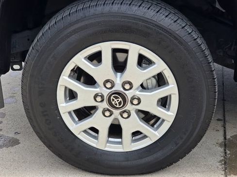 Certified 2025 Toyota Tacoma SR5 AWD/4WD image 11