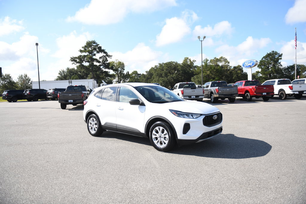 Used 2025 Ford Escape Active FWD image 2