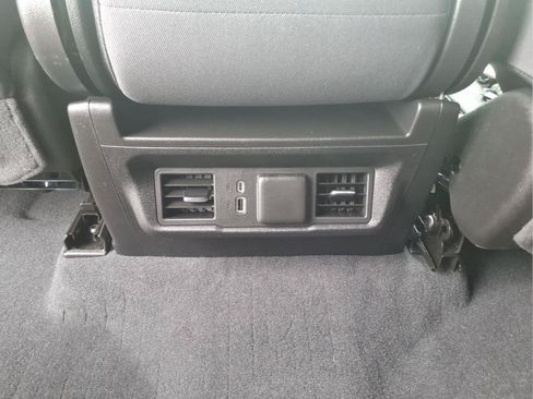 Used 2023 Chevrolet Silverado 1500 LT AWD/4WD image 15