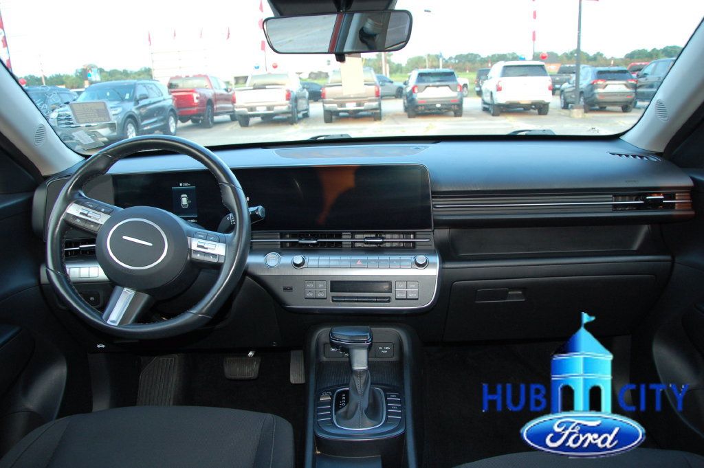 Used 2025 Hyundai Kona SEL FWD image 18