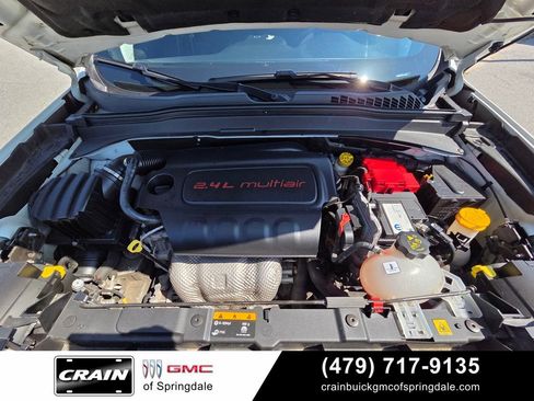 Used 2020 Jeep Renegade Latitude w/ Cold Weather Group AWD/4WD image 32
