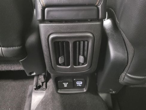 Used 2019 Jeep Compass Latitude w/ Cold Weather Group FWD image 50