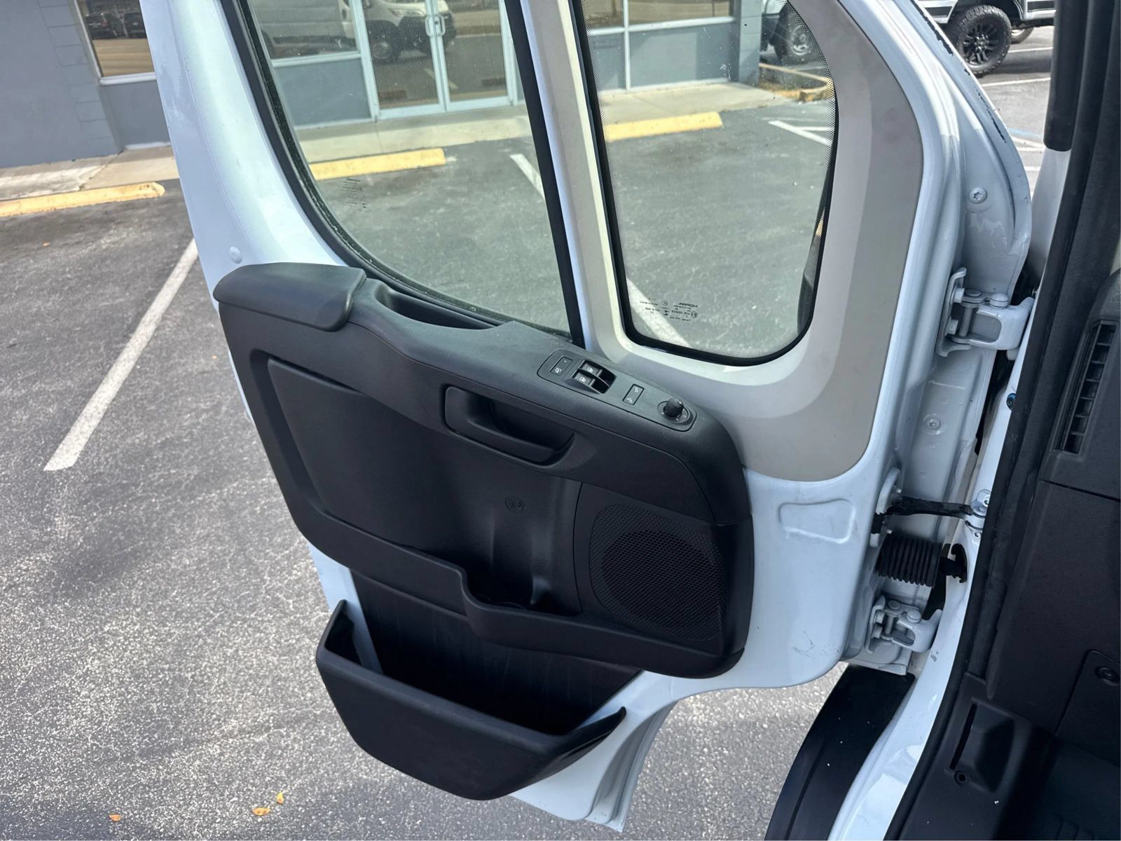 Used 2025 RAM ProMaster 3500 w/ Convenience Group FWD image 18