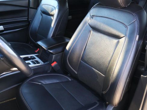 Used 2023 Ford Explorer Limited w/ Equipment Group 301A image 13