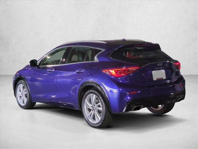 Used 2017 INFINITI QX30 Premium FWD image 8