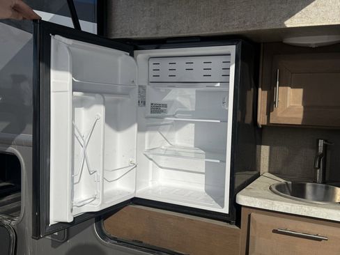 Used 2021 Ford F550 4x4 Regular Cab Super Duty w/ XLT Value Package image 33