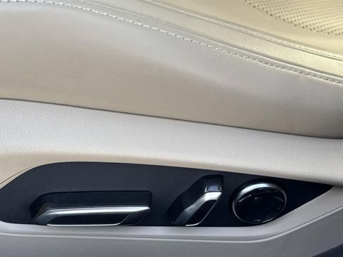 Certified 2025 Acura TLX w/ Technology Package image 12