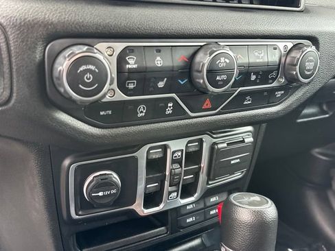 Used 2024 Jeep Wrangler Unlimited Sport AWD/4WD image 6