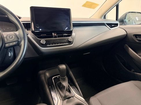 Used 2025 Toyota Corolla LE FWD image 14