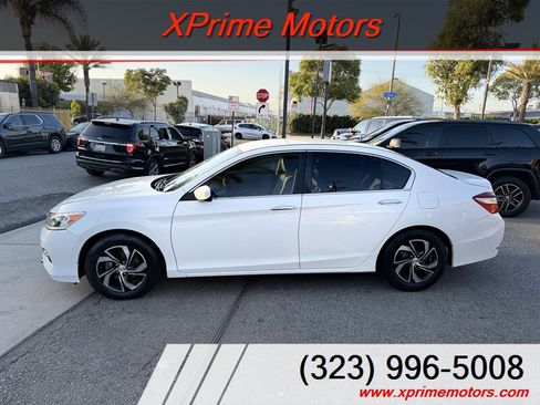 Used 2017 Honda Accord LX image 4