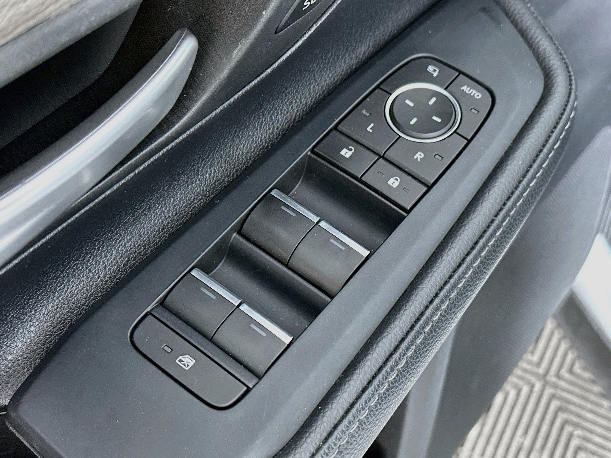 Used 2025 Toyota Grand Highlander AWD image 17