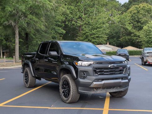 Used 2023 Chevrolet Colorado Trail Boss w/ Advanced Trailering Package AWD/4WD image 8