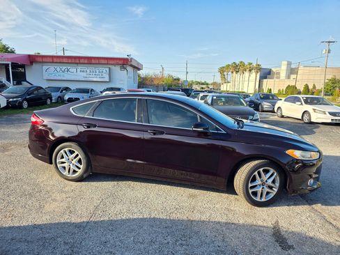 Used 2013 Ford Fusion SE FWD image 8