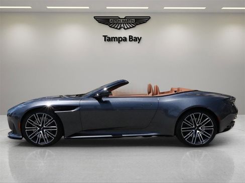Used 2025 Aston Martin DB12 Convertible image 2