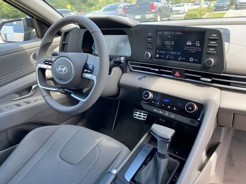New 2025 Hyundai Elantra Sport FWD image 35