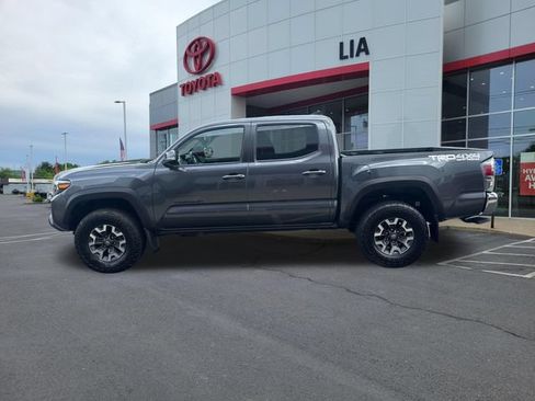 Used 2023 Toyota Tacoma TRD Off-Road w/ Black Out Package (TMS) AWD/4WD image 6