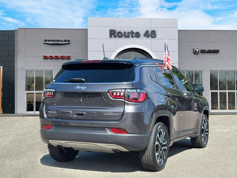 Used 2024 Jeep Compass Limited w/ Sun and Sound Group AWD/4WD image 5