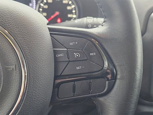 Used 2019 Jeep Renegade Altitude w/ Quick Order Package 2XM image 26