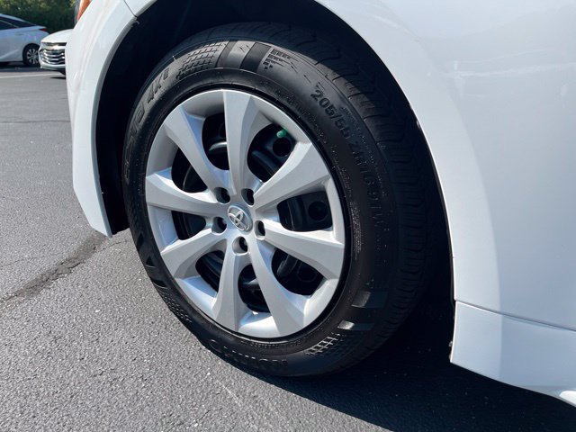 Used 2025 Toyota Corolla LE FWD image 12