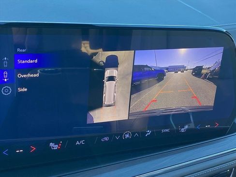 New 2026 Chevrolet Suburban LT image 18