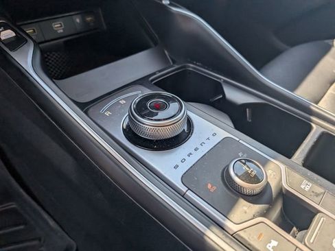 Used 2023 Kia Sorento EX image 22