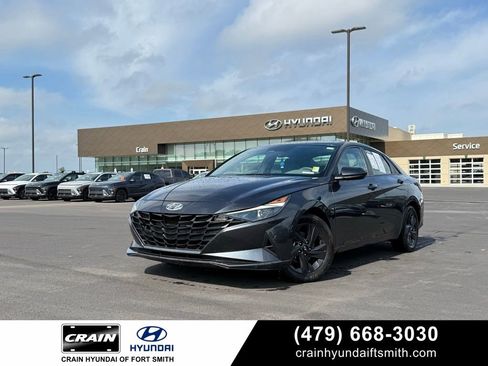 Used 2023 Hyundai Elantra SEL FWD image 1