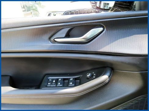 Used 2024 Jeep Grand Cherokee L Altitude AWD/4WD image 13