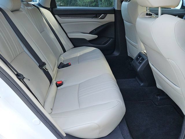 Used 2018 Honda Accord Touring image 14