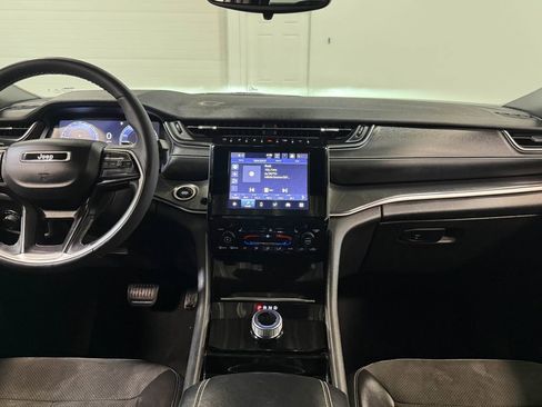 Used 2023 Jeep Grand Cherokee L Laredo image 19