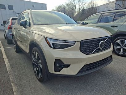 Used 2025 Volvo XC40 B5 Ultra w/ Climate Package