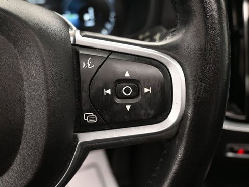 Used 2022 Volvo S60 T8 Inscription image 19