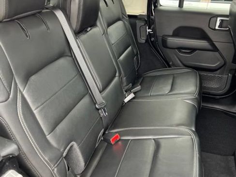 Used 2021 Jeep Wrangler Unlimited Sahara w/ Uconnect 4C Nav & Sound Group AWD/4WD image 14