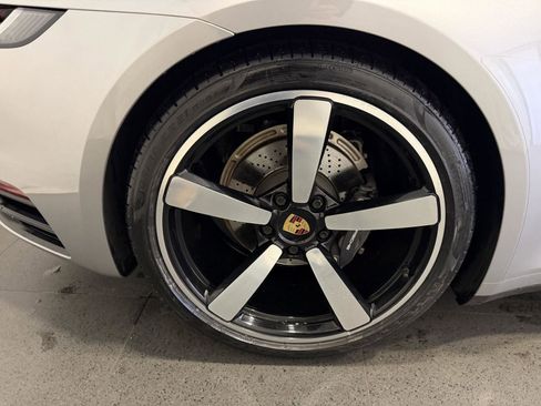 Used 2022 Porsche 911 Carrera image 12