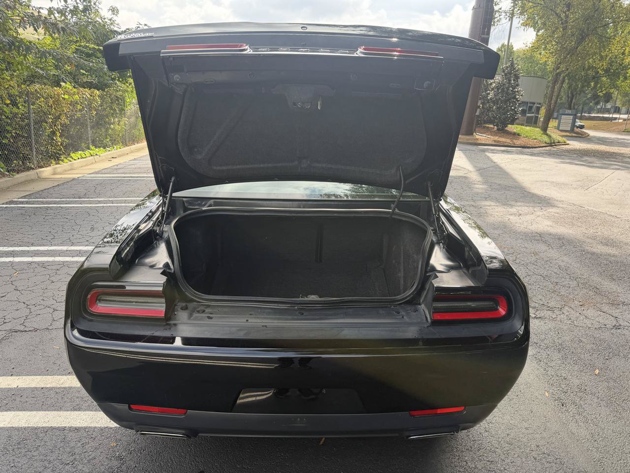 Used 2018 Dodge Challenger SXT RWD image 21
