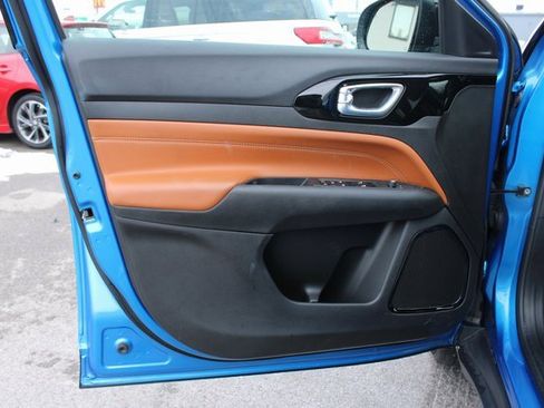 Used 2024 Jeep Compass Limited image 10